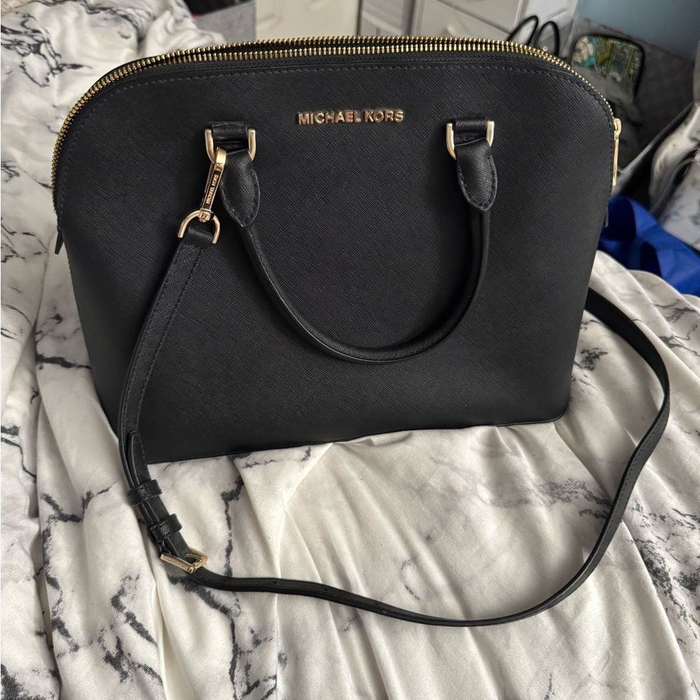 Large Michael Kors crossbody/handbag